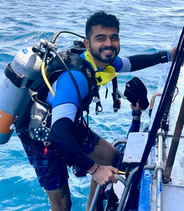 Siddh Raveshia, 23 yrs,